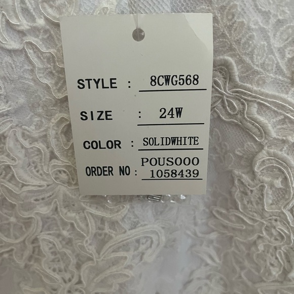 Wedding dress - Picture 6 of 12